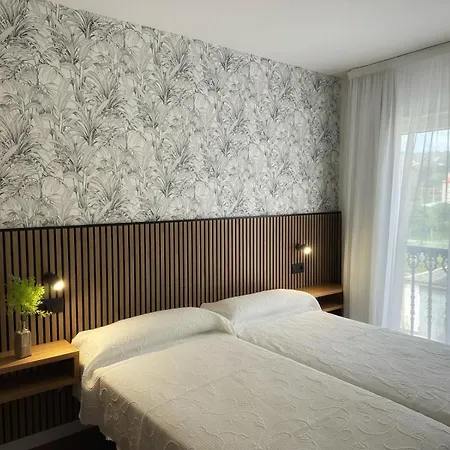 Szálloda Playa De Sardineiro 2*